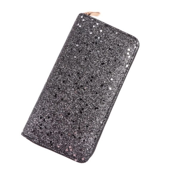 Stylish glitter wallets - Picture 1 of 3